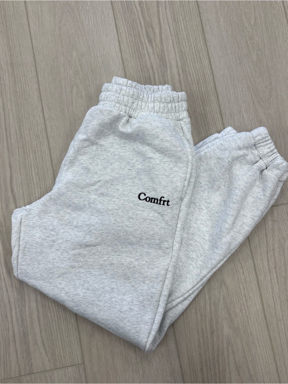 Comfrt Women's Light Gray Sweatpants